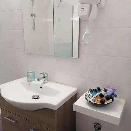 Apartament Nini's House 1 - 100m From Town Center *