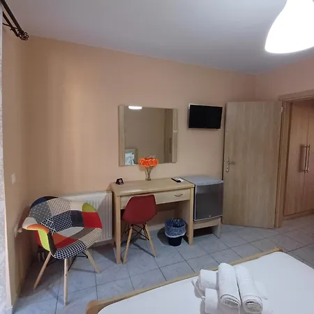 Nini's House 1 *